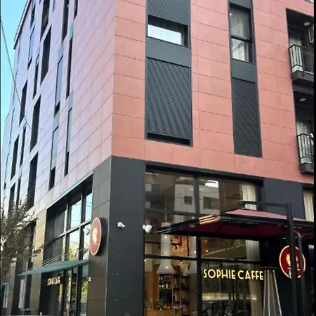 Modern Escape * ティラナ